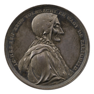 Silver portrait medal of Cornelia Bierens wearing ermine-lined coat and flowered cap