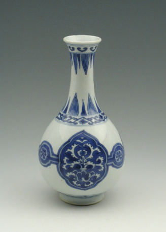 Blue and white porcelain bottle shaped vase.