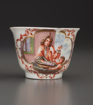 Tea bowl with painted figures at the center