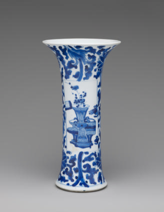 Blue and white porcelain vase with wide opening