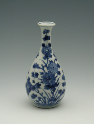 White hard-paste porcelain bottle-shaped vase with underglaze blue floral decoration