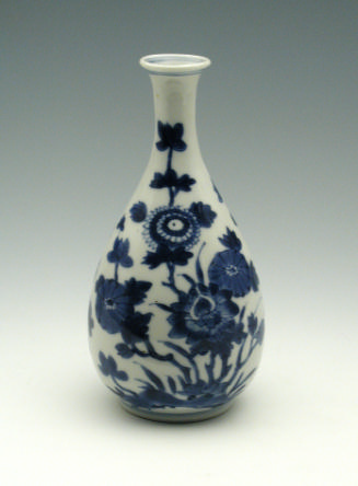 White hard-paste porcelain bottle-shaped vase with underglaze blue floral decoration