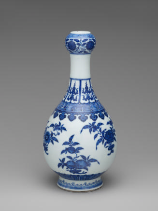 Blue and white porcelain bottle-shaped vase with floral decoration