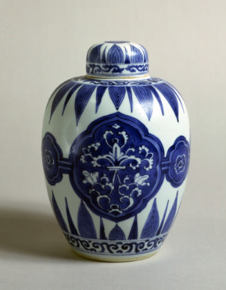 White hard-paste porcelain covered jar with underglaze blue decoration