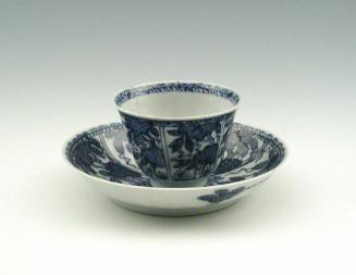 White hard-paste porcelain saucer and wine cup with underglaze blue decoration, view of pair