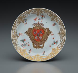 plate with large coat of arms in the center