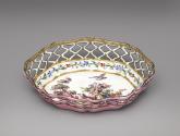 Porcelain pink tray