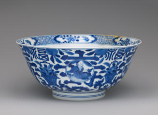 Blue and white procelain bowl with everted lip
