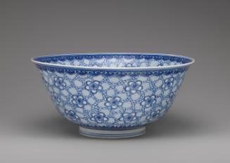 White hard-paste porcelain bowl with everted lip with underglaze blue decoration