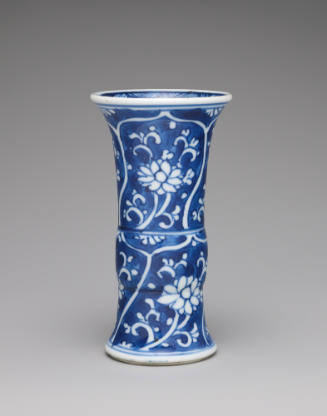 White hard-paste porcelain beaker-shaped vase with underglaze blue decoration