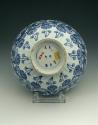 Blue and white porcelain bowl with robed figures, view of underside.