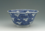 White hard-paste porcelain bowl with underglaze blue decoration