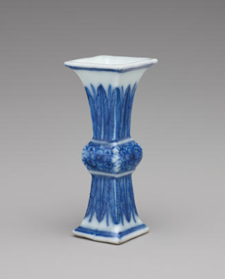 Blue and white porcelain vase