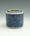 White hard-paste porcelain wine cup warmer with underglaze blue foliage decoration, without lid