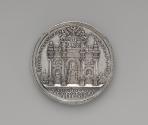 Silver medal depicting a triple bay triumphal arch