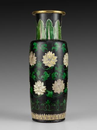 Porcelain cylindrical club-shaped vase with black ground with floral and vegetal designs