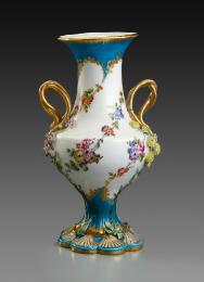 Porcelain vase in blue and white with gold handles